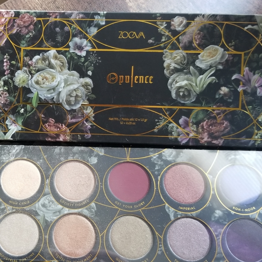 Eye shadow pallet